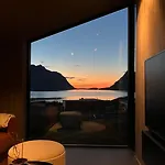 Дом отдыха Hoda - Luxury With Jacuzzi And Sauna