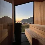 Hoda - Luxury With Jacuzzi And Sauna