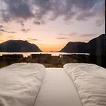 Hoda - Luxury With Jacuzzi And Sauna Дом отдыха *