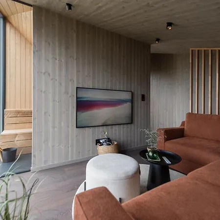 Holiday home Hoda - Luxury With Jacuzzi And Sauna Lyngvaeret