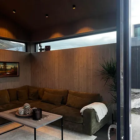 Hoda - Luxury With Jacuzzi And Sauna בית נופש Lyngværet