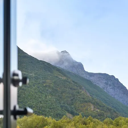 Hoda - Luxury With Jacuzzi And Sauna Feriehus Lyngværet