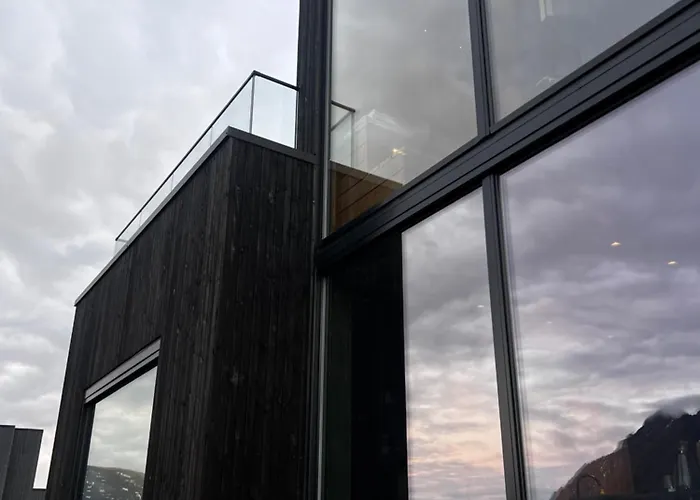 Hoda - Luxury With Jacuzzi And Sauna Lyngværet