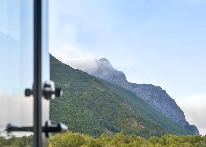 Hoda - Luxury With Jacuzzi And Sauna בית נופש Lyngværet